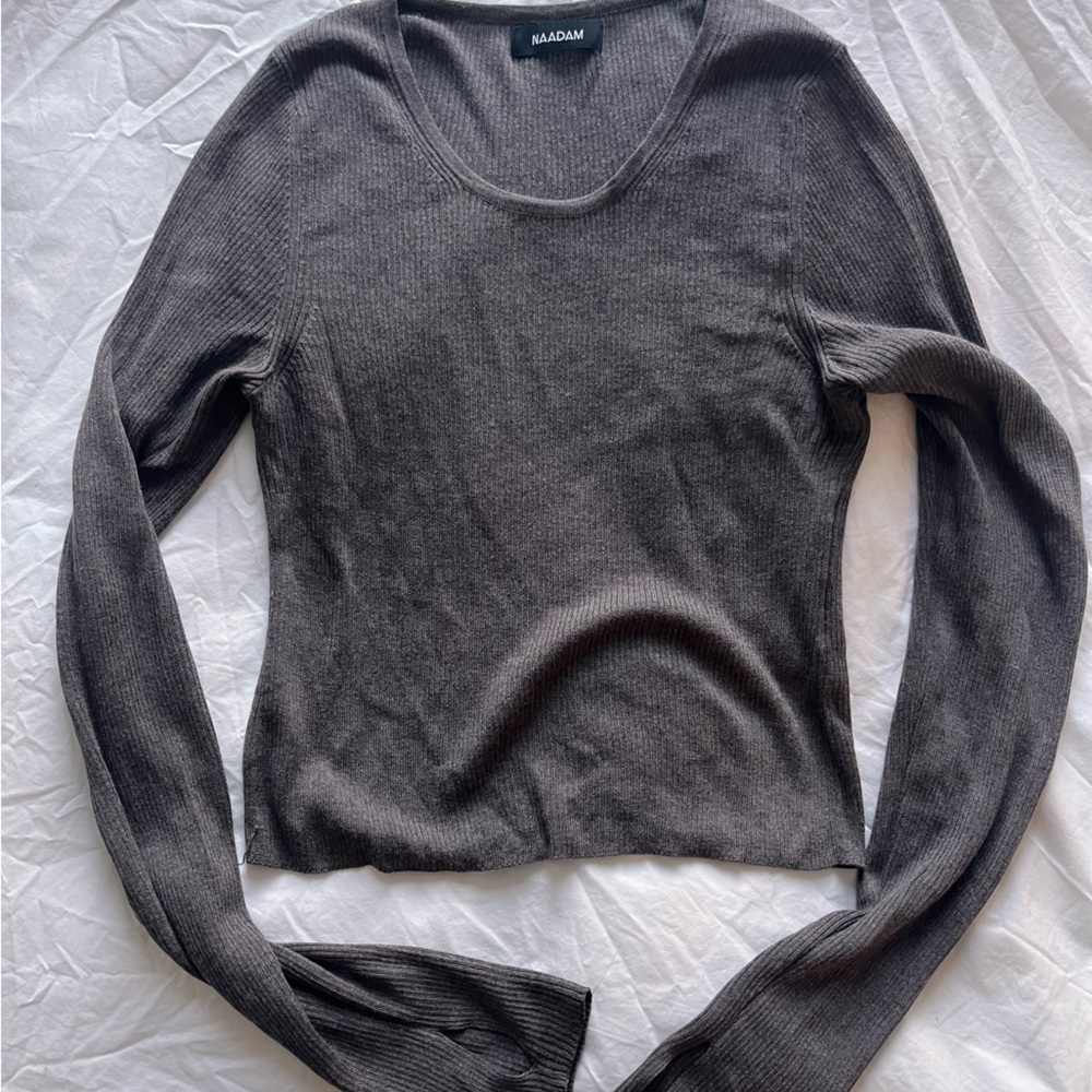 Naadam purple cashmere sweater with thumb holes